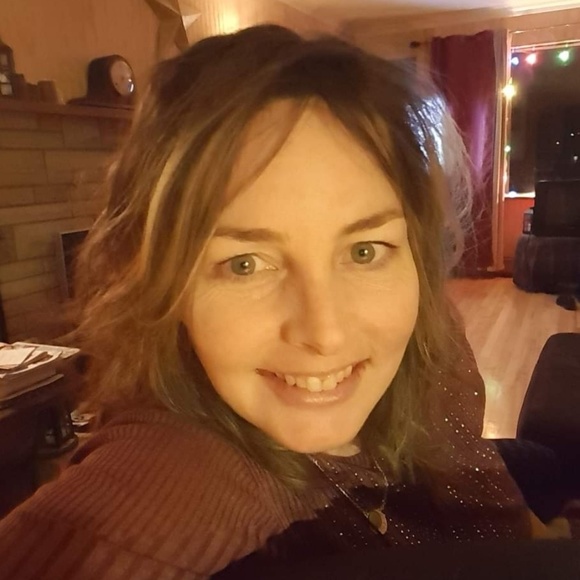 Meet your Posher, Nadine - Picture 2 of 2